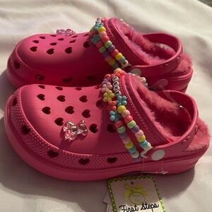 NWT Kids ‘Croc’ Furry Sandals with Beads by Stepping Stones